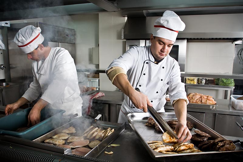Five Key Strategies to Minimize Restaurant Workplace Injuries