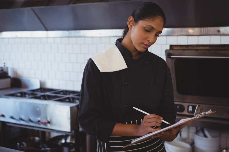 The First 24 Hours After an Injury: What Restaurant Managers Should Do